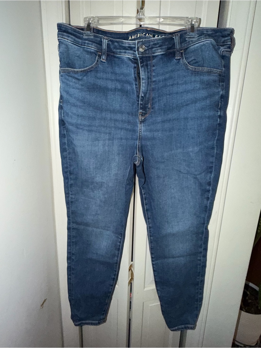 ✨5/$30✨ American Eagle Outfitters Women’s Mid-Blue Skinny Jeans